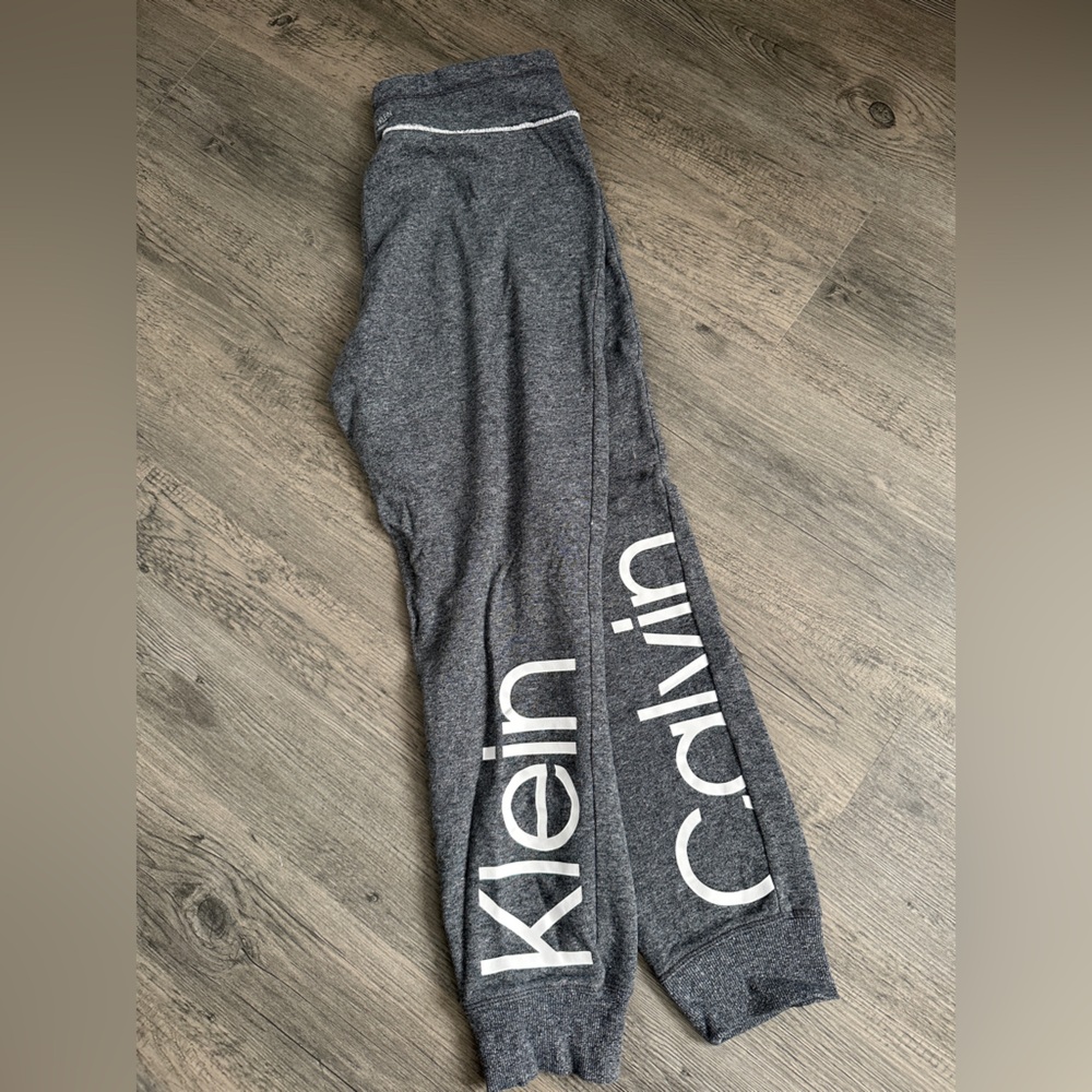 Calvin Klein Sweatpants Small